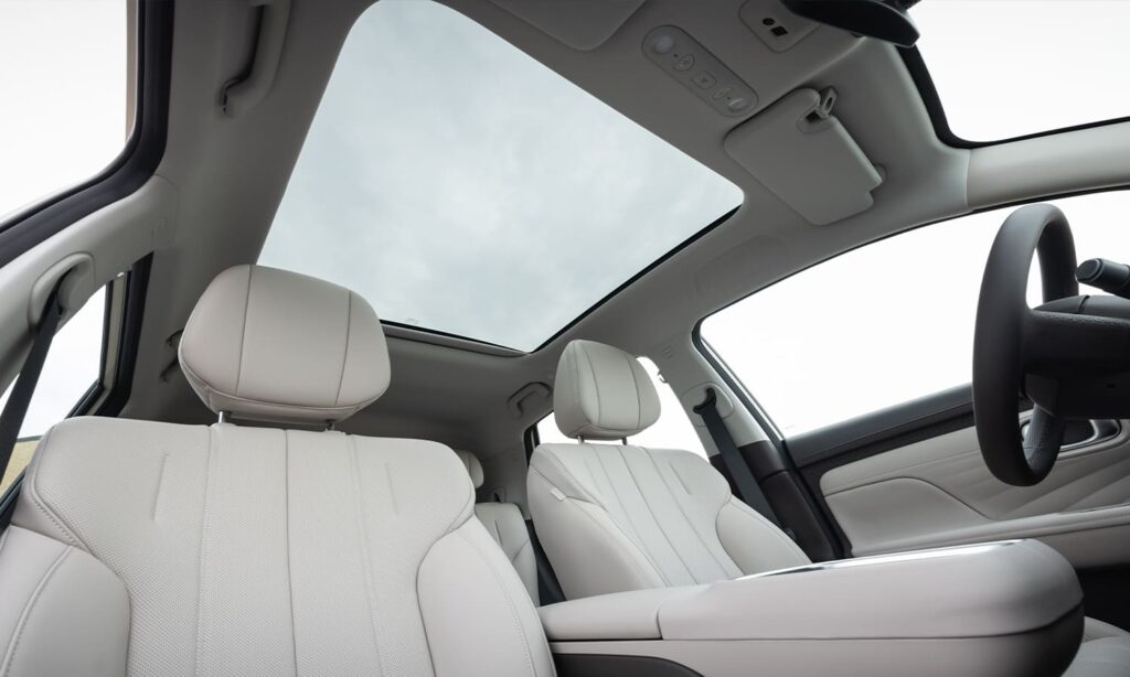 AION UT INTERIOR 1 1 1